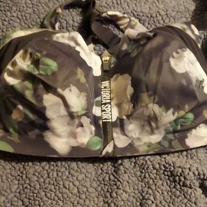 Victoria's secret sports bra